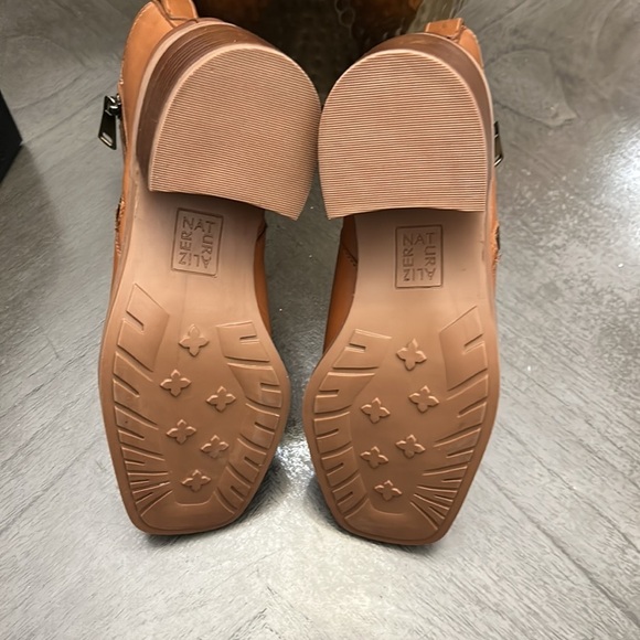 Naturalizer Emmy Block Heel Bootie in English Tea Leather (WIDE) - Picture 4 of 12